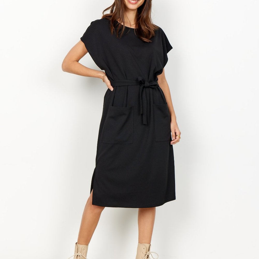 ⭐️BLACK MIDI DRESS W/BELT